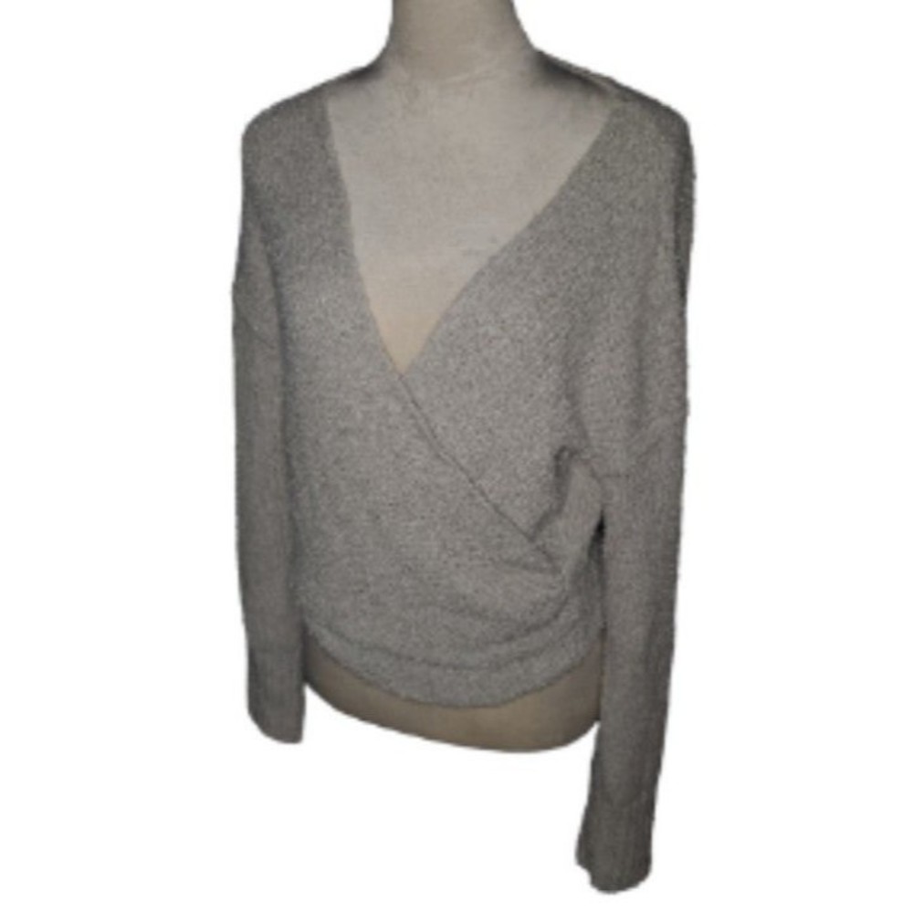 Free People Sensual Wrap Sweater

Light grey S used condition